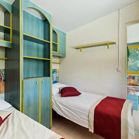 Holiday home Mobile In Near Centinera *