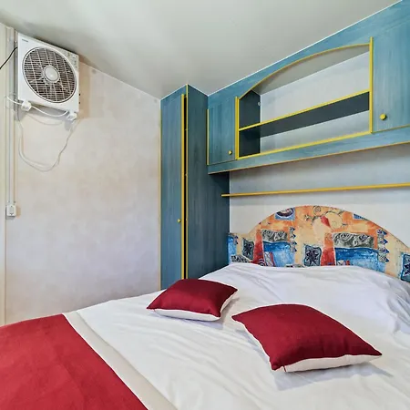 Holiday home Mobile In Near Centinera Banjole