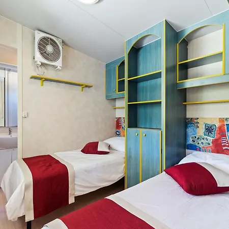 Holiday home Mobile In Near Centinera *